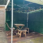 Stylish & Cosy Margate Escape With Hot Tub And Log Burner Dogs Welcome