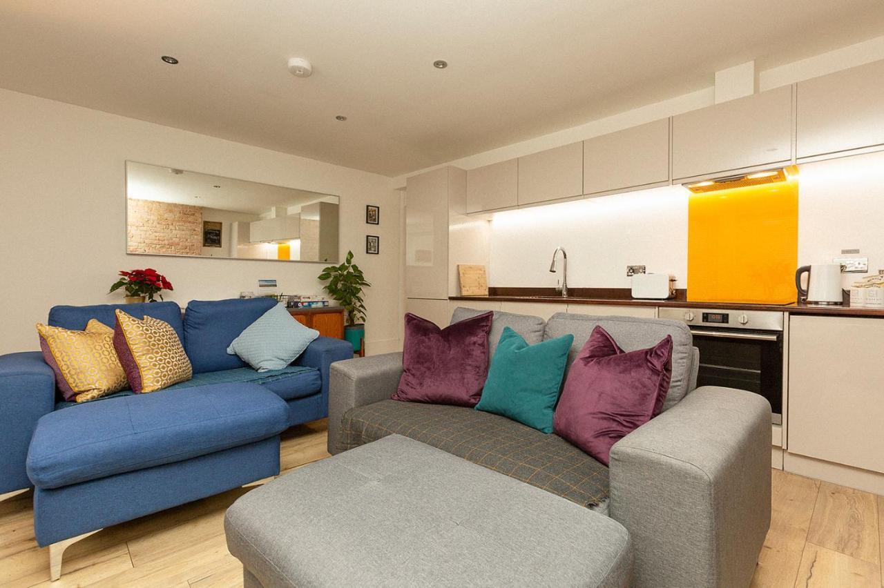 Stylish & Cosy Margate Escape With Hot Tub And Log Burner Dogs Welcome *