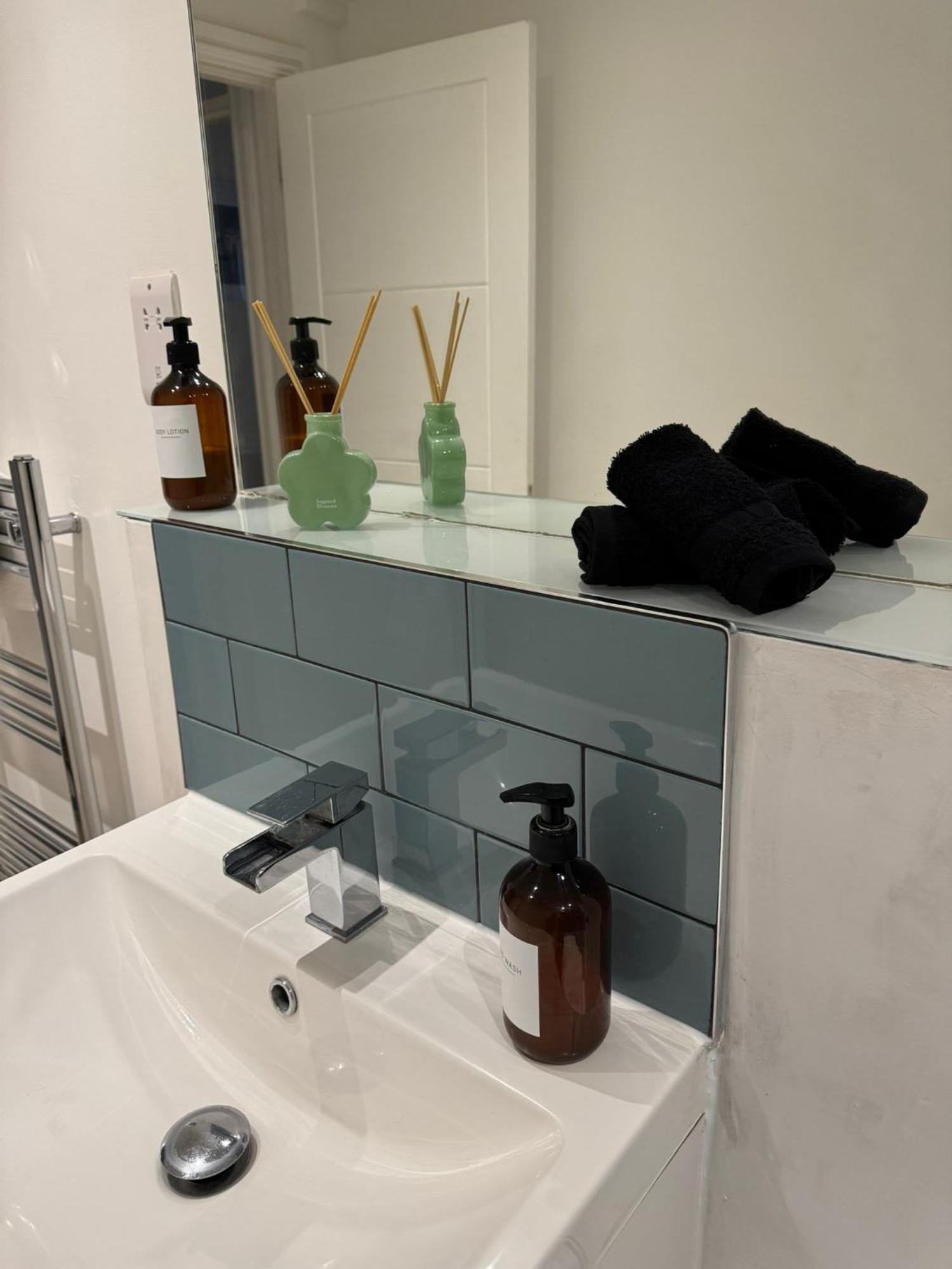 Apartment Stylish & Cosy Margate Escape With Hot Tub And Log Burner Dogs Welcome *
